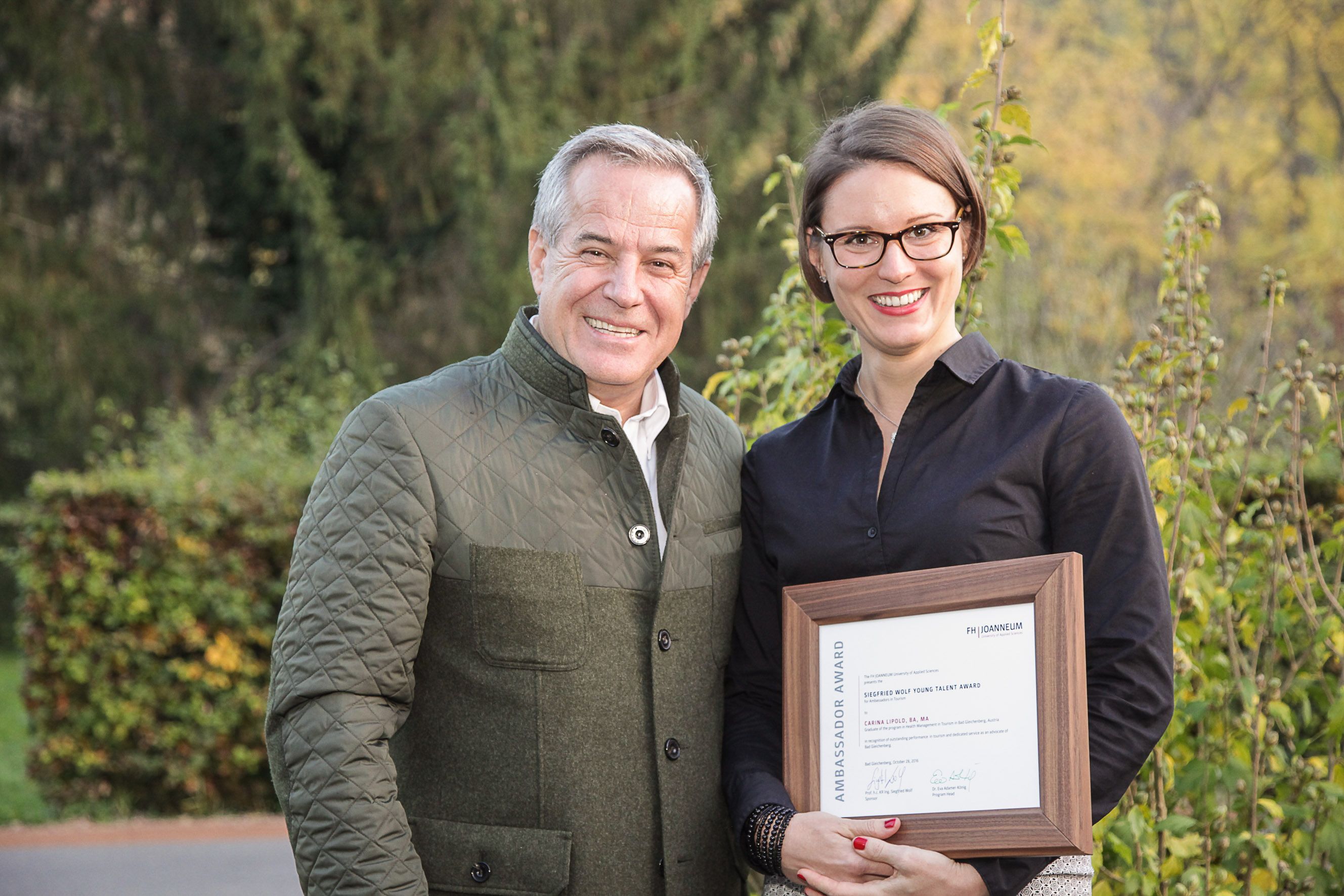 Der “Ambassador“-Award von Siegfried Wolf wurde an Carina Lipold vergeben. (© Klaus Morgenstern)