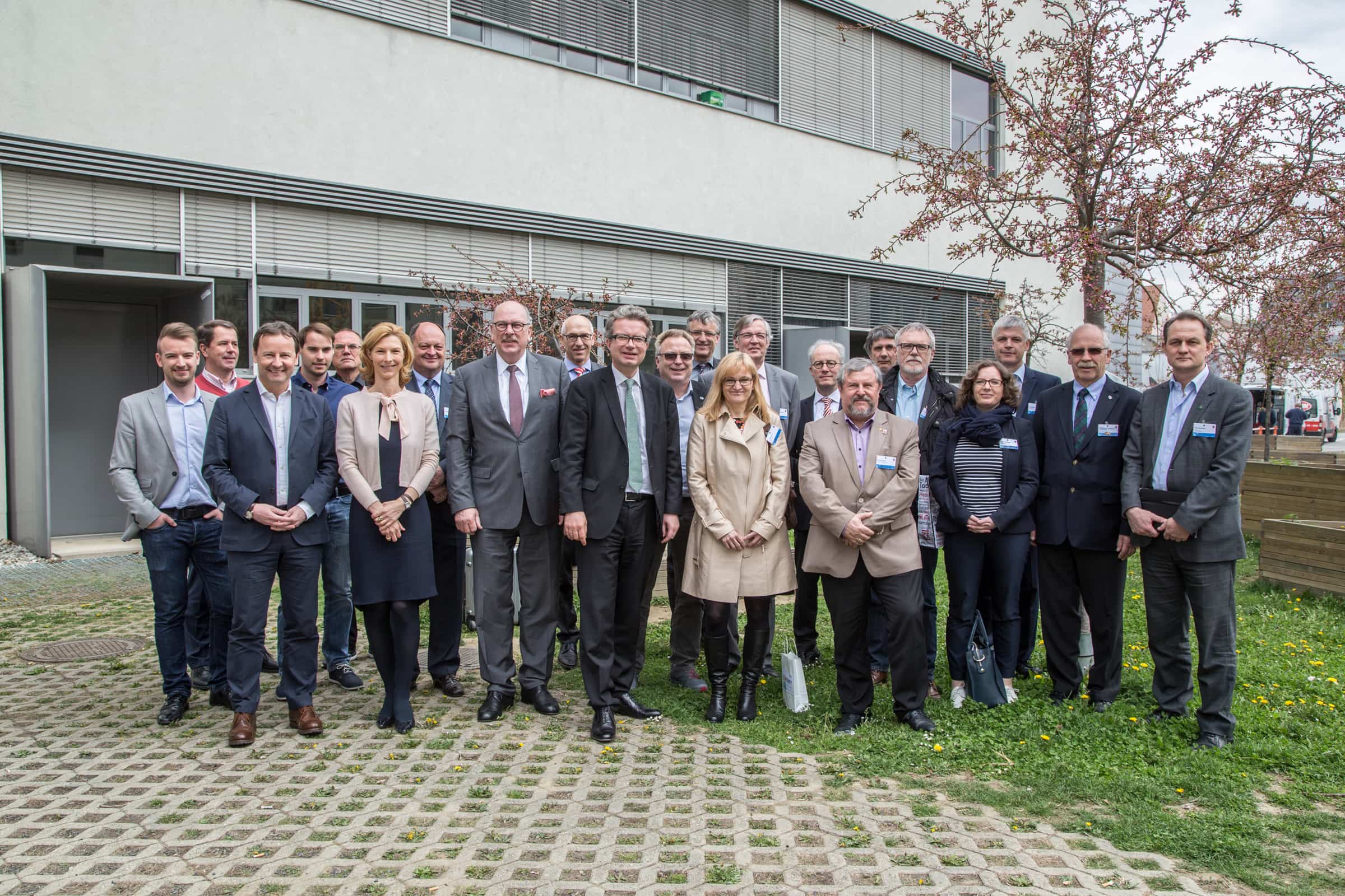 Vertreterinnen und Vertreter der hessischen Landesregierung, des Landtags sowie des Gesundheits- und Hochschulwesens holten sich beim Besuch der FH JOANNEUM Input zum Thema Gesundheitsinformatik.