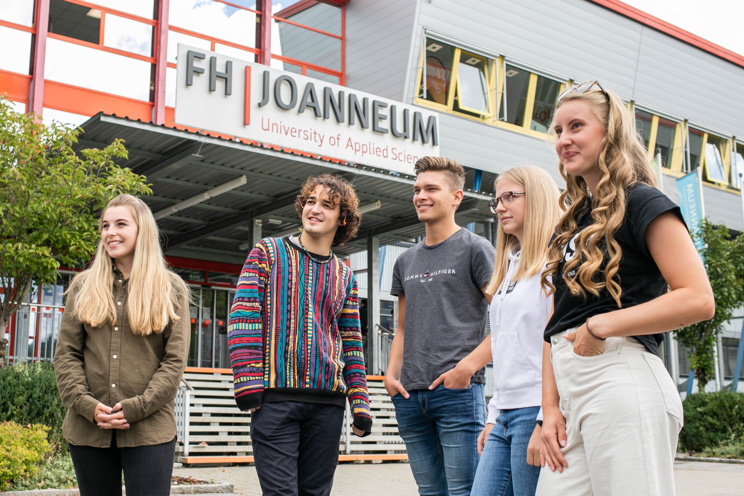 Zusammenhalt im Studium nimmt an der FH JOANNEUM einen hohen Stellenwert ein.